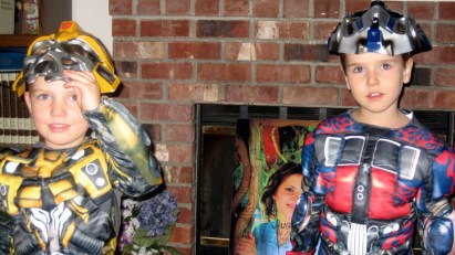 Cops Buy Burial Plots to Block Powell Father From Sons