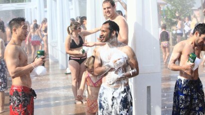 Shampoo, Shower and Set a Record With Strangers