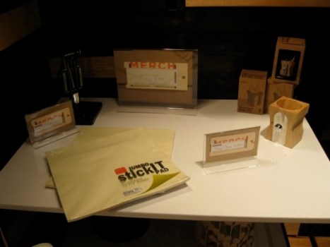 How to Unclutter Your Desk