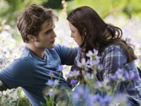 Kristen Stewart WIll Be Less "Tortured" in "Eclipse"