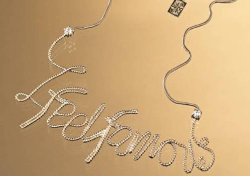 I Feel Famous Necklace