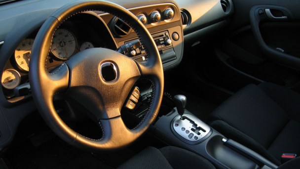 Pledge Aims to Stop Driving and Texting