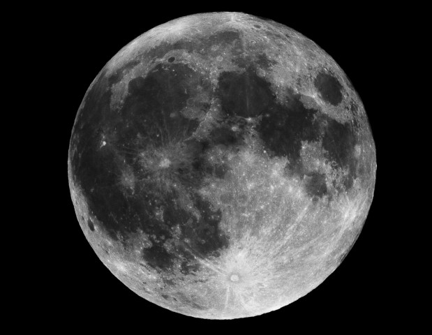 Supermoon Shines Over Chicago