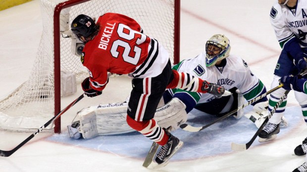 Hawks Rout Canucks 7-2