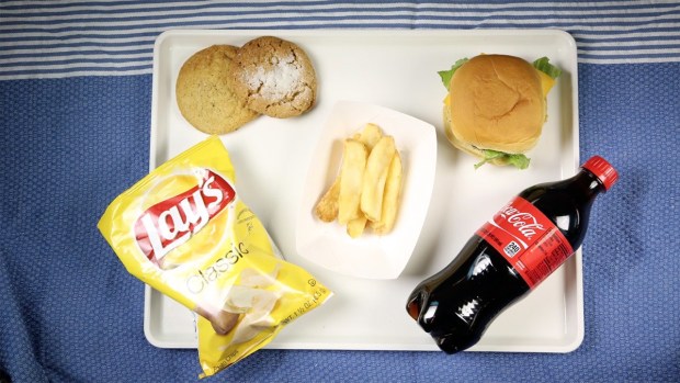 Federal gov't relaxes nutrition standards for school lunches