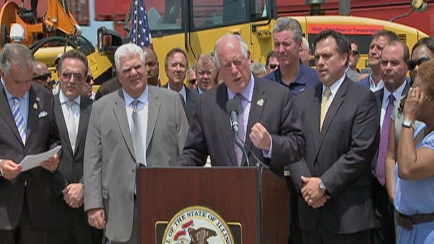 Quinn Signs Transportation Funding Legislation