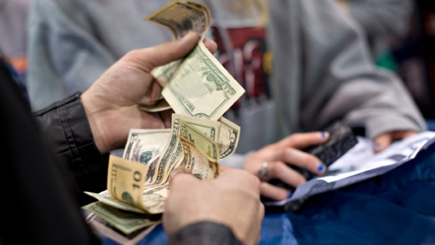 How to Bring an E-Commerce Business to a Brick-and-Mortar Industry