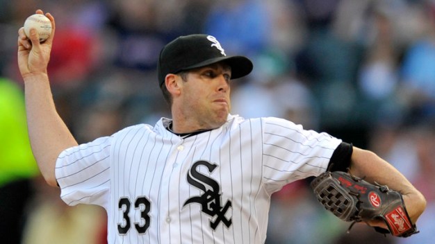 Dunn Homers as White Sox Beat Red Sox