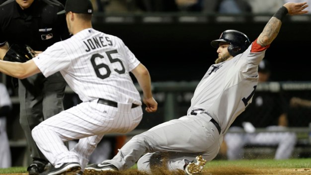 Red Sox Beat White Sox, Avoid 3-Game Sweep
