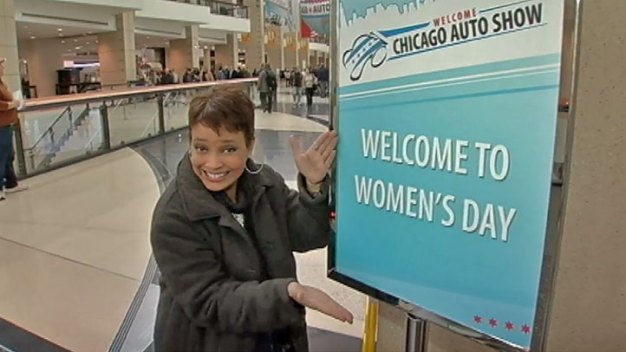 Auto Show: Special Features Offered for Women