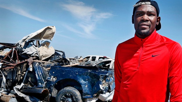 Kevin Durant Tours Moore After $1M Pledge