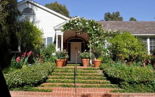 Jodie Foster Lists Beverly Hills Digs for $9.975M 
