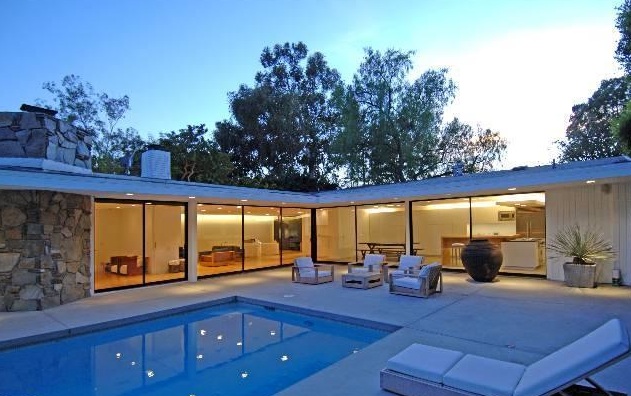 Clothing Retailer James Perse Lists Chic L.A. Crib 