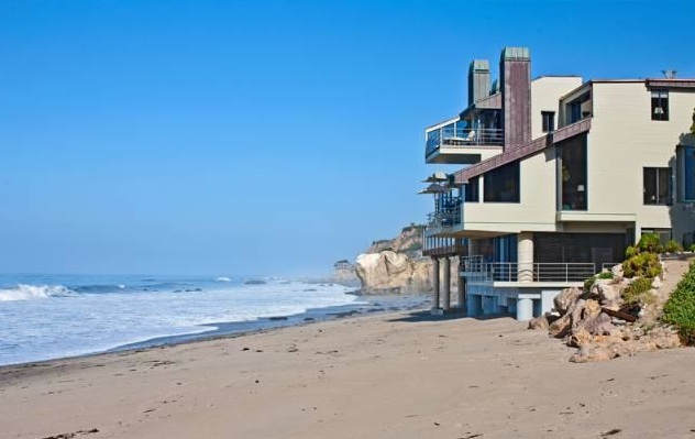 A Modern House Fit for a 