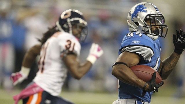 PHOTOS: Lions Run Away From Bears