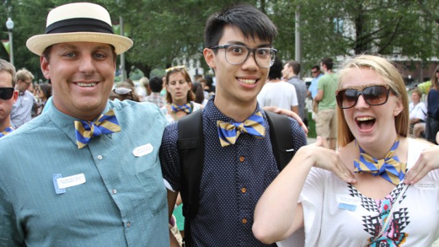 PHOTOS: World's Largest Group Of Bow Tiers