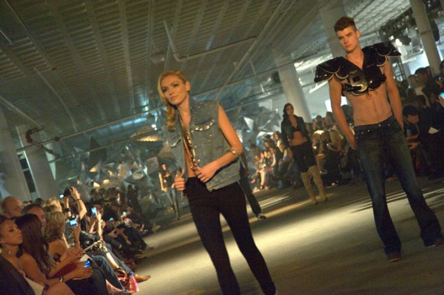 AKIRA's 2011 Garden of Eden Fashion Show