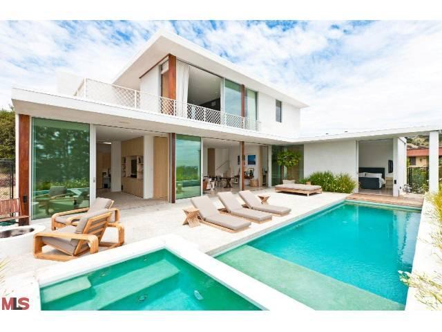 Restaurateur Harry Morton Lists Modern Crib 