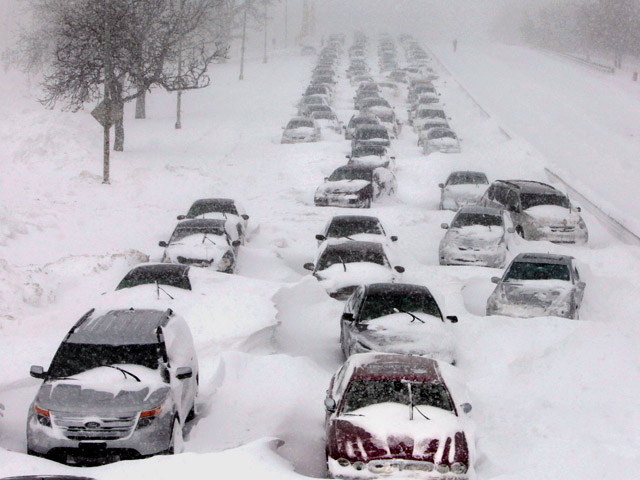 Dramatic Photos: Colossal Winter Storm Hits Midwest and Northeast