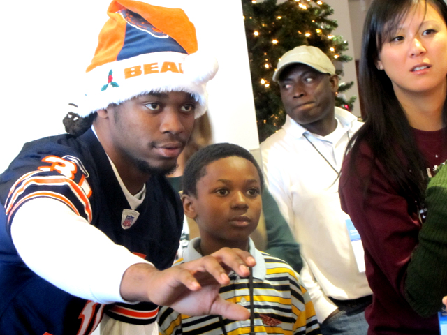 PHOTOS: Bears Bring Smiles to Underprivileged Kids