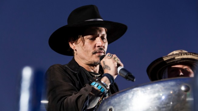 Johnny Depp apologizes for assassination joke
