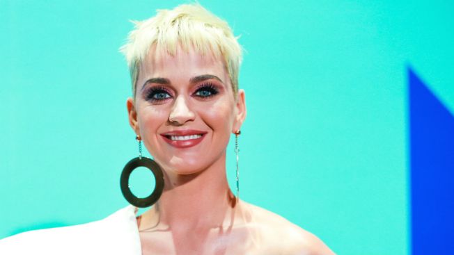 Katy Perry crashed a wedding in St. Louis over the weekend Katy Perry crashed a wedding in St. Louis over the weekend