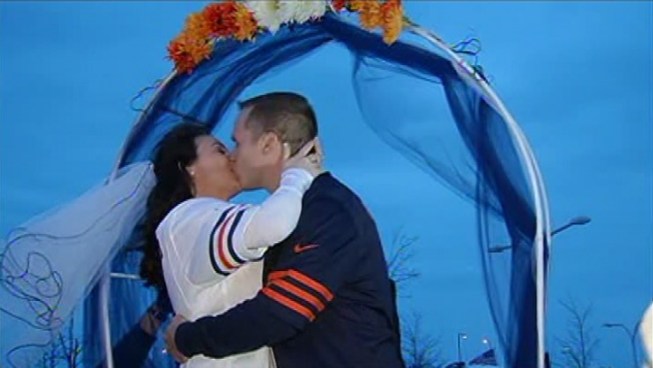 http://media.nbcbayarea.com/images/bearswedding.jpg