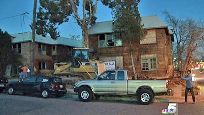 NBC 5's Amanda Guerra reports from 600 Elsbeth in Dallas, the building where JFK assassin Lee Harvey Oswald once lived. The city of Dallas will demolish the building on Monday morning.