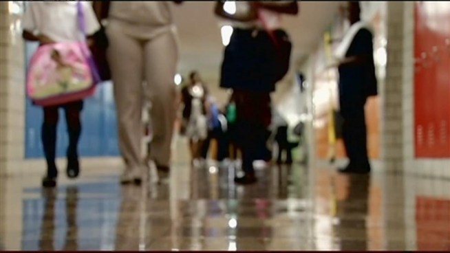 There may have been a party-like atmosphere at a school year kick-off event, but a teacher strike still looms. Anthony Ponce reports.