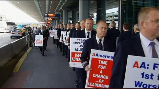 About 200 pilots picketed at O'Hare International Airport Thursday over a labor dispute as the airline reorganizes under bankruptcy protection. Natalie Martinez reports.