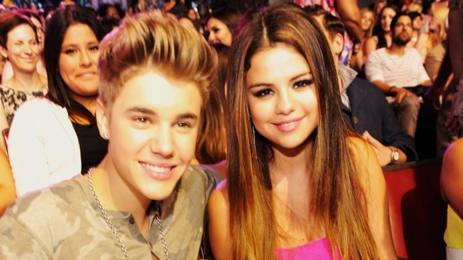 Justin Bieber reacts to Will.i.am's praise of his talents and success at the 2012 Teen Choice Awards. Also, he talks about trying to 