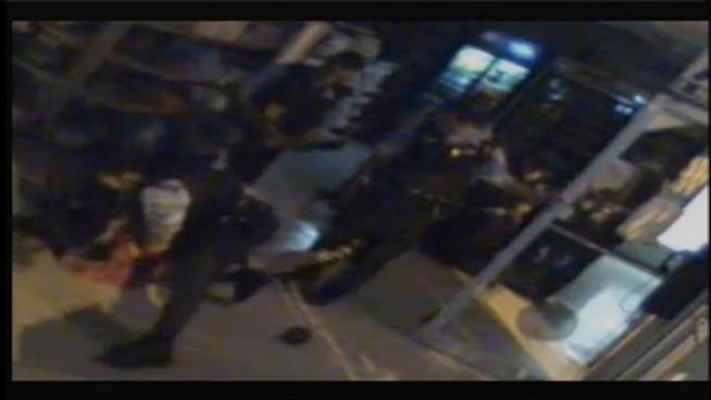 Two Chicago brothers say a group of police officers beat them up Wednesday after apparently mistaking them for robbers.