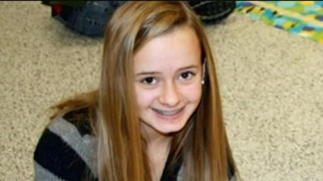 Police continue to search for the killer of 14-year-old Kelli O'Laughlin, who may have walked into a burglary before she was stabbed to death.
