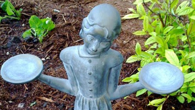 Thief Steals Statue with Woman's Ashes Inside