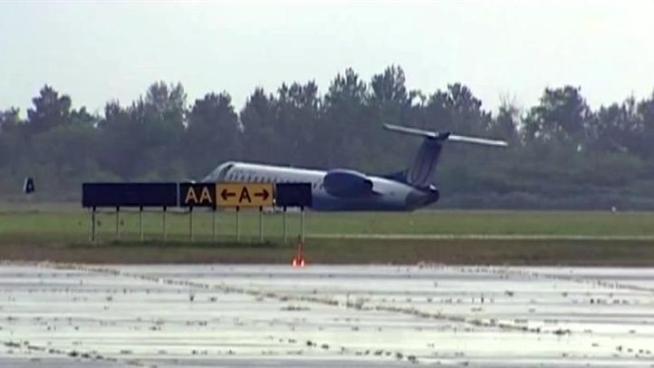 An United Express jet skidded off the runway Sunday in Ottawa carrying passengers from Chicago.