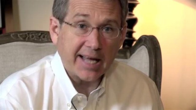 http://media.nbcbayarea.com/images/SenatorMarkKirkEndorsesJudyBiggert1_722x406_5666883770.jpg