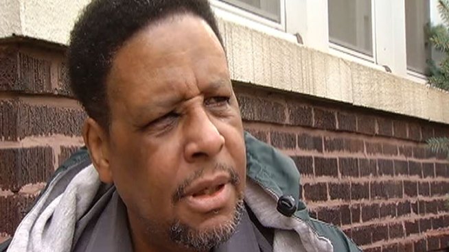 Minutes after beating and robbing a man of his cellphone and bus pass, one of the muggers walked up to the victim and returned the stolen items.