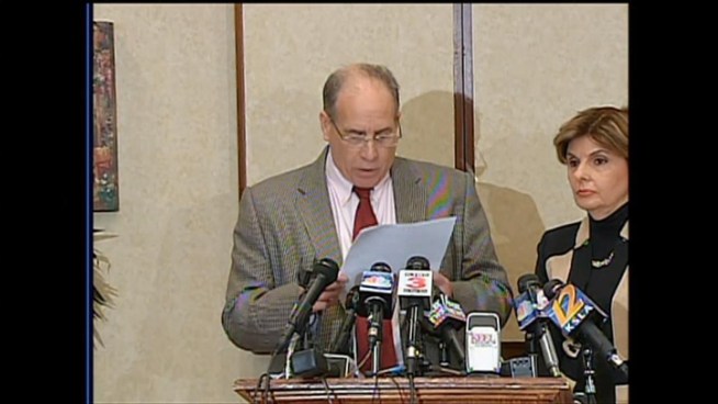 Dr. Mark Zuckerman says Sharon Bialek met Cain in the late '90s and told him about about receiving unwanted sexual advances at the time.