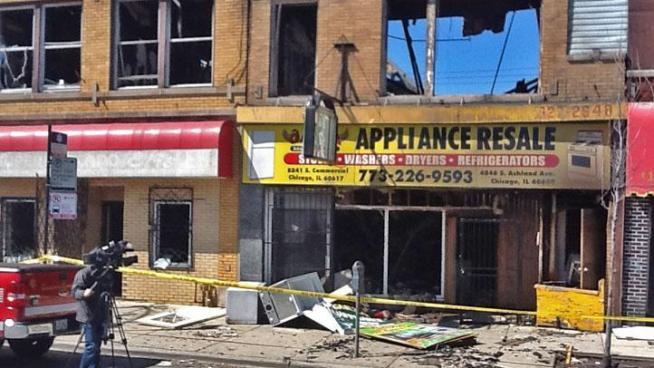 Thursday evening fire in 4800 South Ashland Avenue spread to nearby buildings and caused one to partially collapse. Jeff Goldblatt reports.