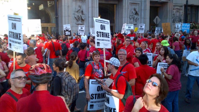As negotiations continued toward a new contract, thousands of CPS officials took to the streets in a massive show of solidarity. Christian Farr reports.