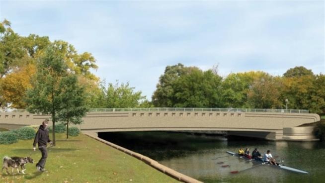 After being delayed a week, crews on Monday began the reconstruction of the Fullerton Avenue Bridge. Traffic will be reduced to one lane in each direction along Fullerton as the deteriorating, 72-year-old bridge overlooking the Lincoln Park Lagoon is replaced.