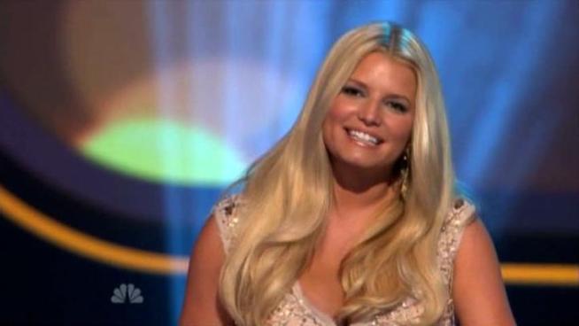 Various media reports speculate that Jessica Simpson, who gave birth to her daughter, Maxwell Drew Johnson, has signed a weight-loss deal.