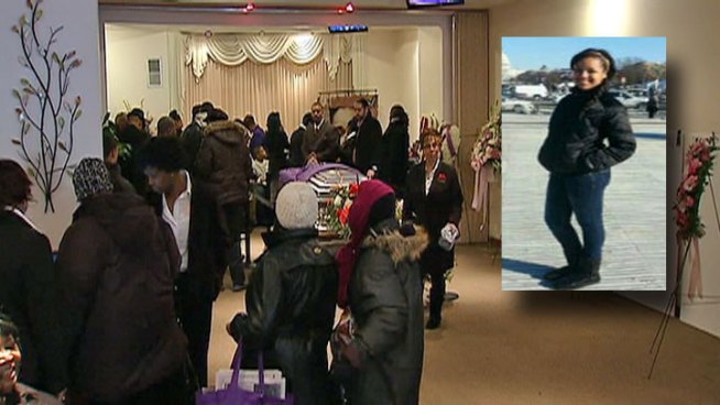 Hundreds of mourners lined up outside the funeral home before the doors even opened. Lauren Jiggetts reports.