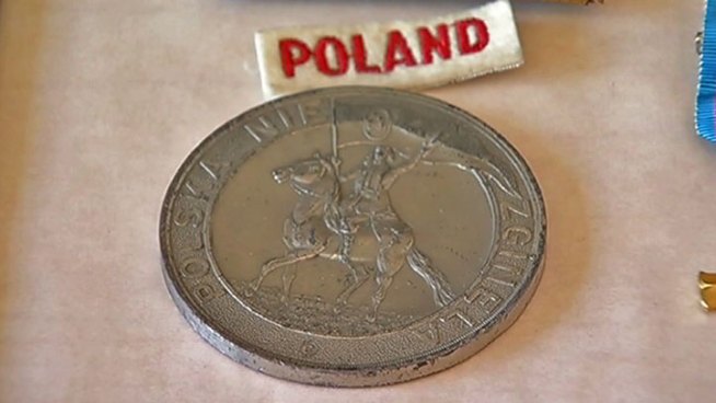 Some of the items began turning up last fall at a Chicago coin shop, being peddled by a group who said they were found in a house they were renting. Charlie Wojciechowski reports.