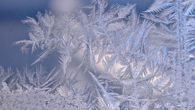 Snow continues to move toward <a title=
