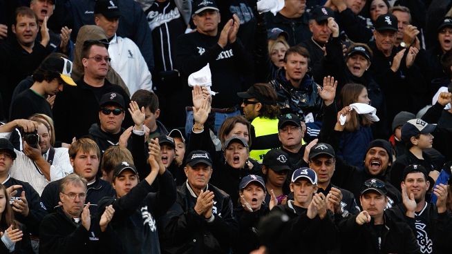 Indiana Man Suing White Sox Over Free T-Shirt Injury