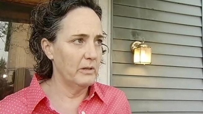 Mary Kovats explains how she found and rescued her husband and two of his boater friends after their boat tipped over Wednesday night during a storm.