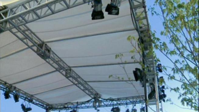 Crews are setting up for Oprah Winfrey's show at the United Center May 17th.