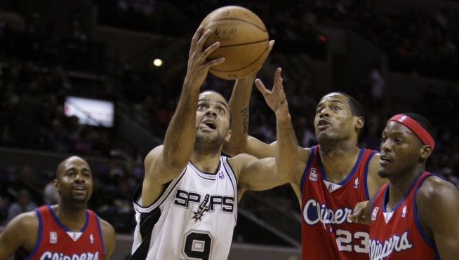 NBA Wrap: Clippers Lose Nine Straight 