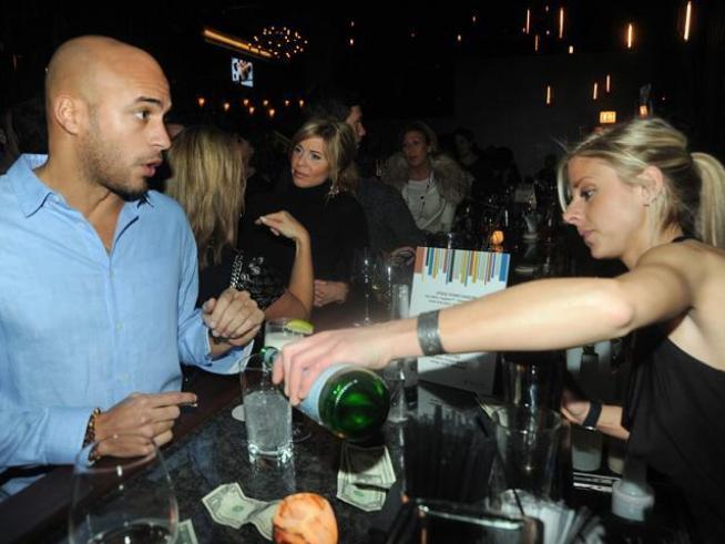 A new River North restaurant unveils itself and a North Side bar parties with a purpose.